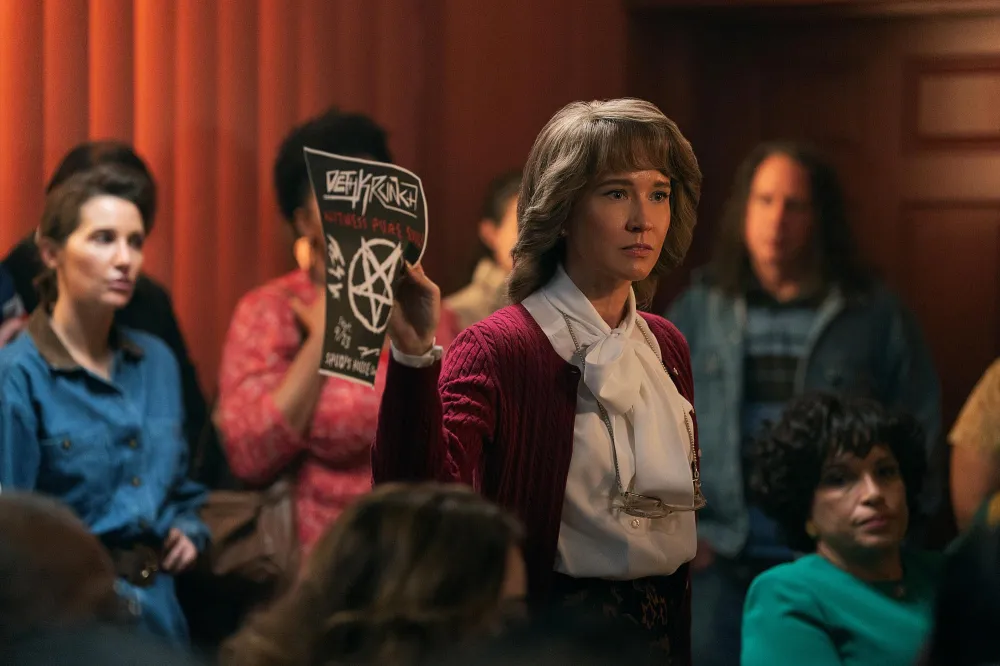 Everything to Know About Julie Bowen and Anna Camp s Spooky Satanic Panic Peacock Series Hysteria 180