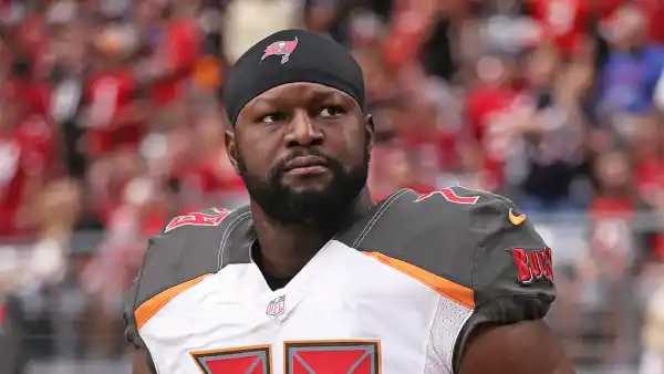 Former NFL Player Gosder Cherilus Accused of Peeing on Passenger on Plane