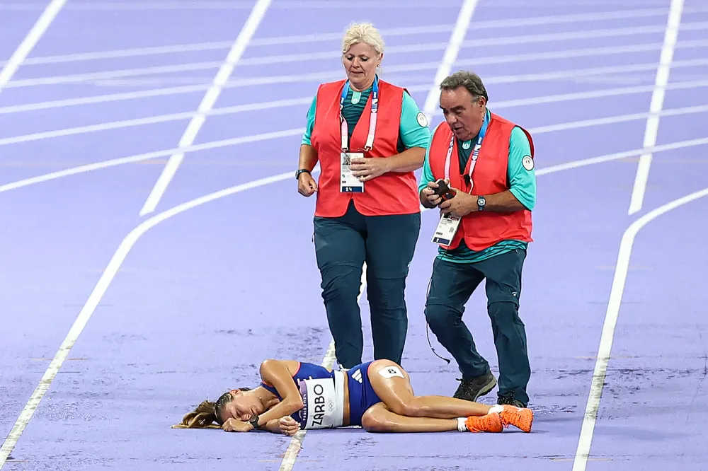 French Olympian Alessia Zarbo&nbsp;Collapses in the Middle of Women&rsquo;s 10,000-Meter Track & Field Race