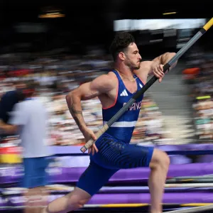 French Pole Vaulter Anthony Ammirati Gets 250K Job Offer Thanks to His Viral Bulge 607