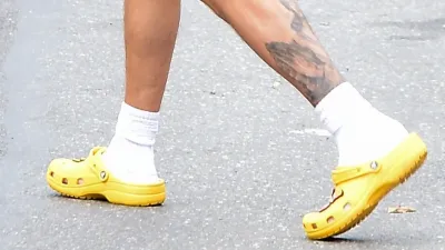 Gen Z Crew Socks vs Millennial No-Show Socks: Taylor Swift, Justin Bieber and J-Lo Are Divided!
