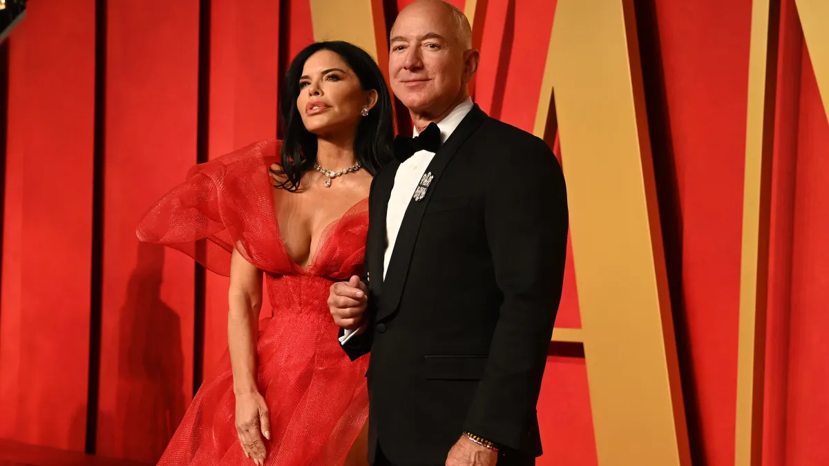 Lauren Sánchez and Jeff Bezos.