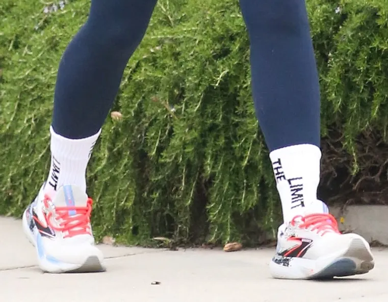 Gen Z Crew Socks vs Millennial No-Show Socks: Taylor Swift, Justin Bieber and J-Lo Are Divided!