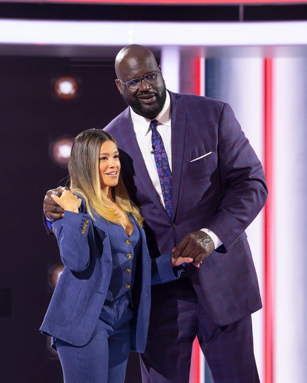 Gina Rodriguez Is Still Close With Former Costars Justin Baldoni and Brett Dier Talk All the Time 143