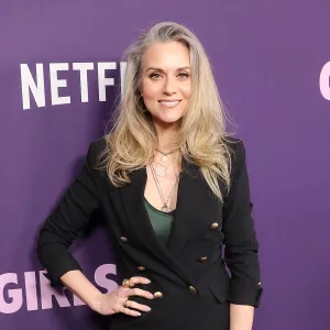 Hilarie Burton Morgan Is Proud to be Gray at a Young Age 052