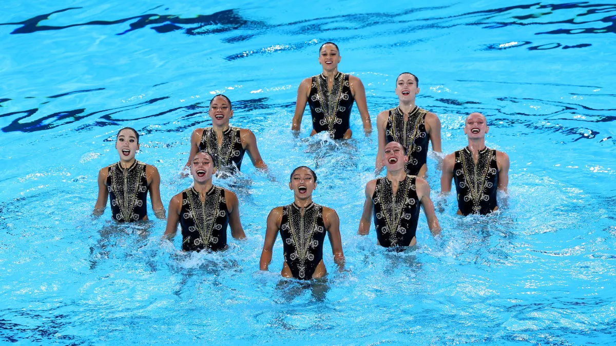 FEATURE How Does the Women Artistic Swimming Team Keep Their Makeup on Underwater