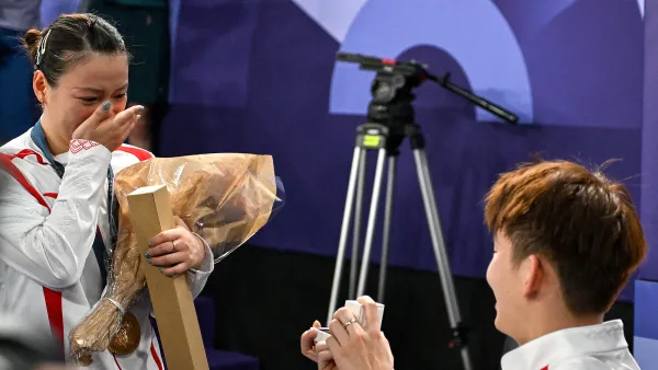 Chinese Olympian Huang Ya Qiong Wins Gold Moments Before Teammate Boyfriend Proposes