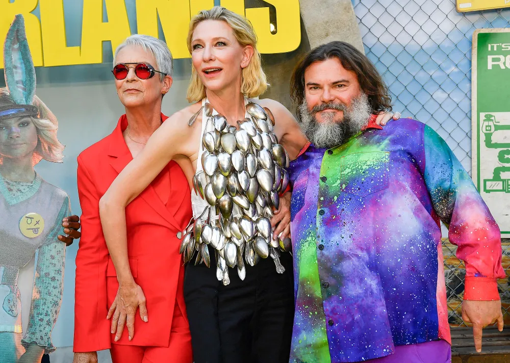 Jamie Lee Curtis Saves Cate Blanchett from Wardrobe Malfunction on &lsquo;Borderlands&rsquo; Red Carpet