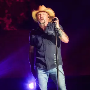 Jason Aldean Recalls Dire Point in His Career I Was Starving Didn t Have Any Money 822
