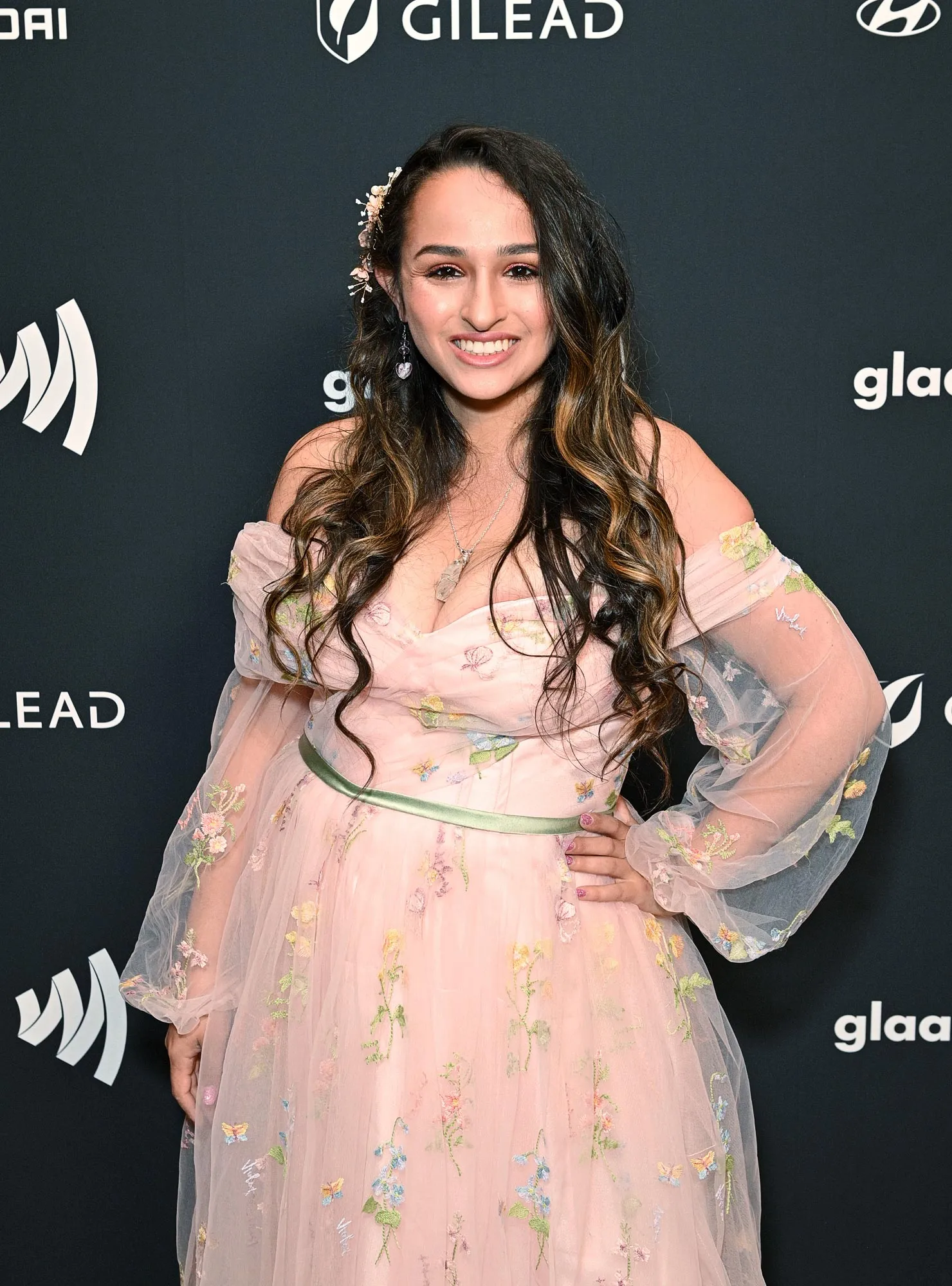 Jazz Jennings celebrates losing almost 100 pounds in 2 years So proud of my progress 285
