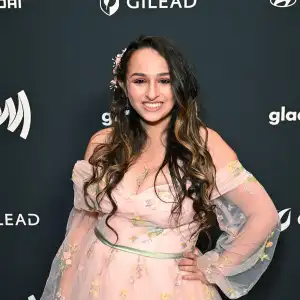 Jazz Jennings celebrates losing almost 100 pounds in 2 years So proud of my progress 285