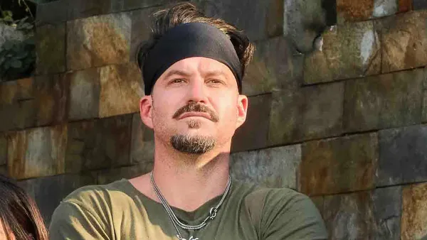 Johnny Bananas Breaks Down the Dynamics Feuds and 1 Person Missing From The Challenge Eras 074