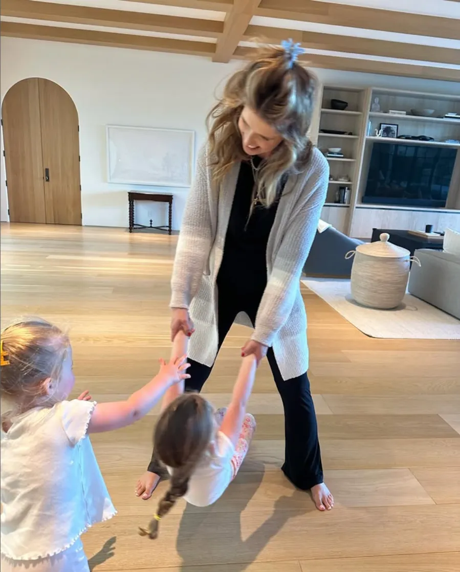 Katherine-Schwarzenegger-and-Chris-Pratts-Family-Album-27