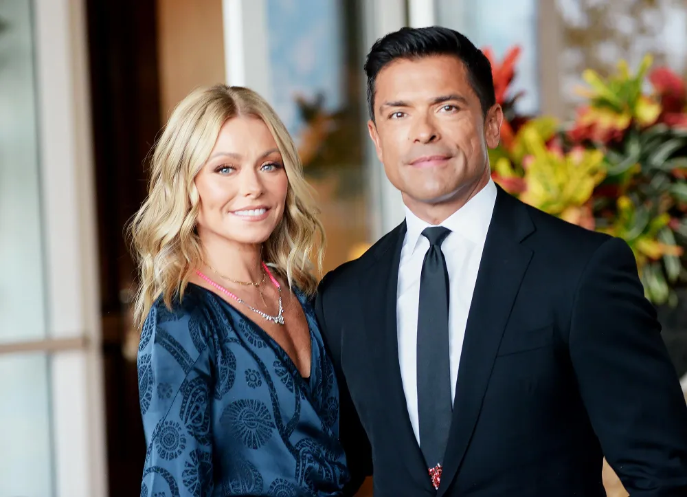 Kelly Ripa Comments on Topless Pic of Her and Husband Mark Consuelos&rsquo; Daughter Lola