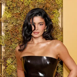 Kylie Jenner Gushes That Her Bouncy Blowout Is Back