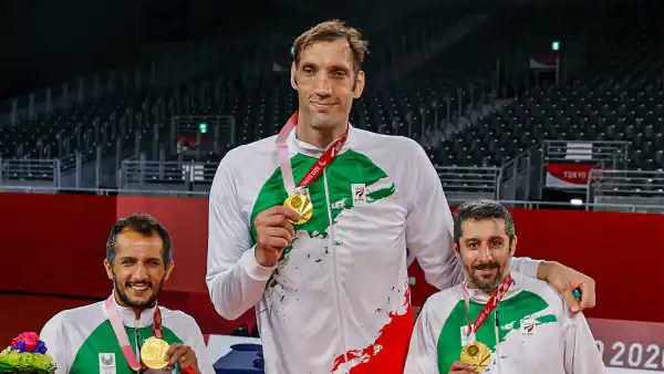 Paris Has No Bed Big Enough for 8-Foot-Tall Paralympian