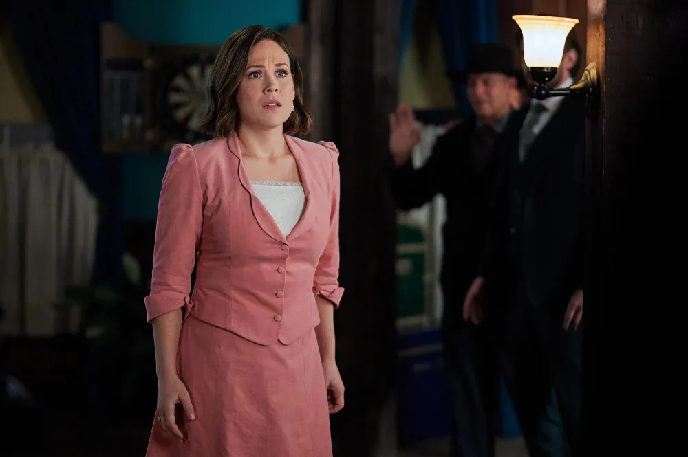 Pascale Hutton Has Ideas for Elizabeth s Future When Calls the Heart Wedding &mdash; And Rosemary s Role 072