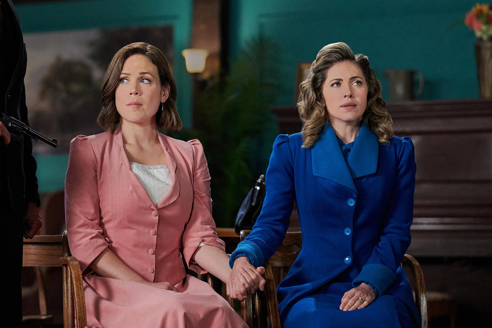 Pascale Hutton Has Ideas for Elizabeth s Future When Calls the Heart Wedding — And Rosemary s Role 069