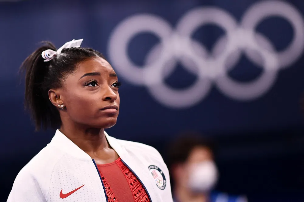 Simone Biles se siente indispuesta tras una noche en Par&iacute;s 967