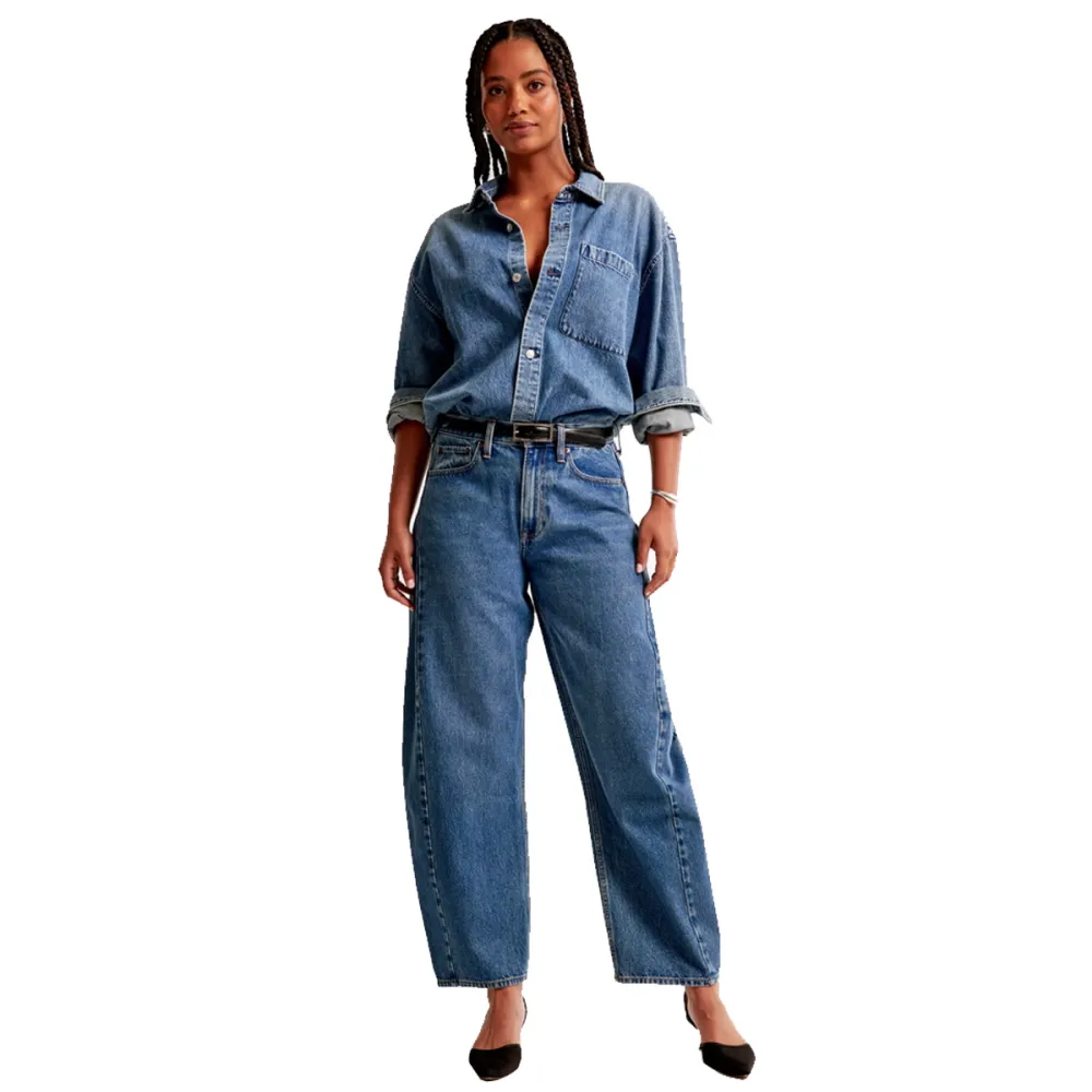 Curve Love Mid Rise Barrel Jean