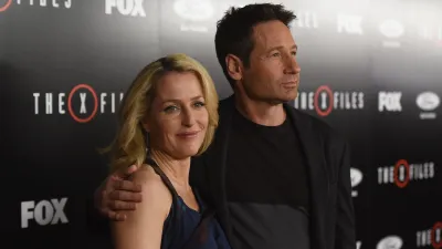 Why Gillian Anderson Kissed ‘X-Files’ Costar David Duchovny at 1997 Emmys
