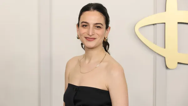 Jenny Slate ‘Fell in Love’ With Blake Lively on ‘It Ends With Us’