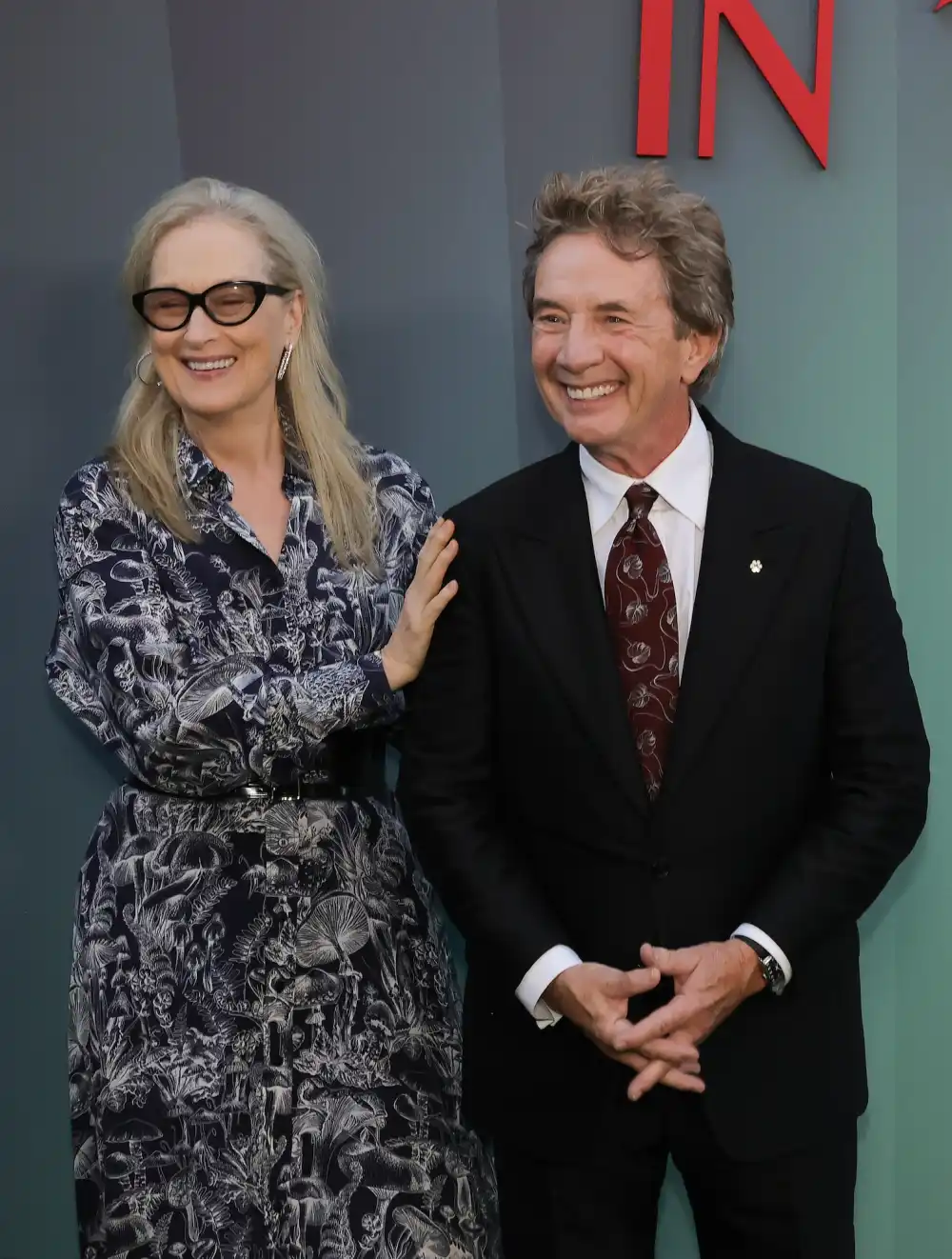 Meryl Streep y Martin Short se toman de las manos en la fiesta de estreno de 'Only Murders'
