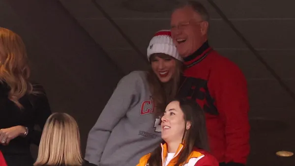 Taylor Swift’s Dad Handed Out Chicken Tenders at ‘Eras Tour’ in London