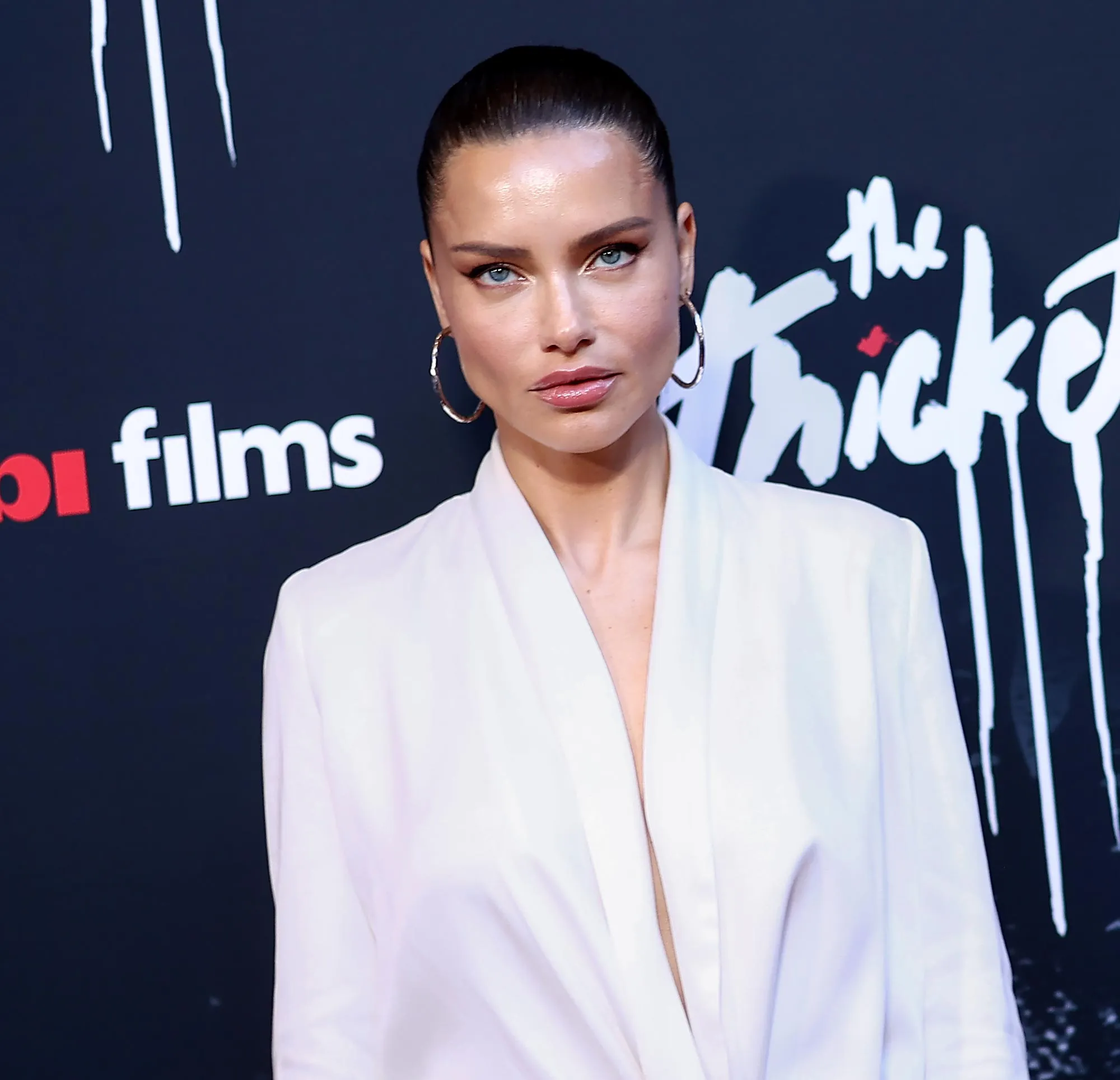 Adriana Lima Returns to the Schiaparelli for 1st Time in 6 Years