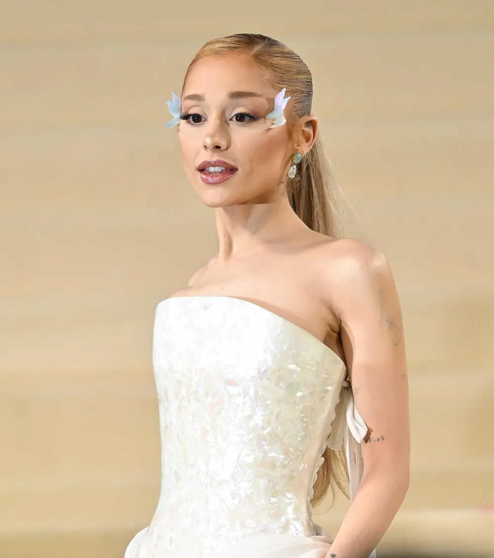 Ariana Grande Shuts Down Plastic Surgery Rumors