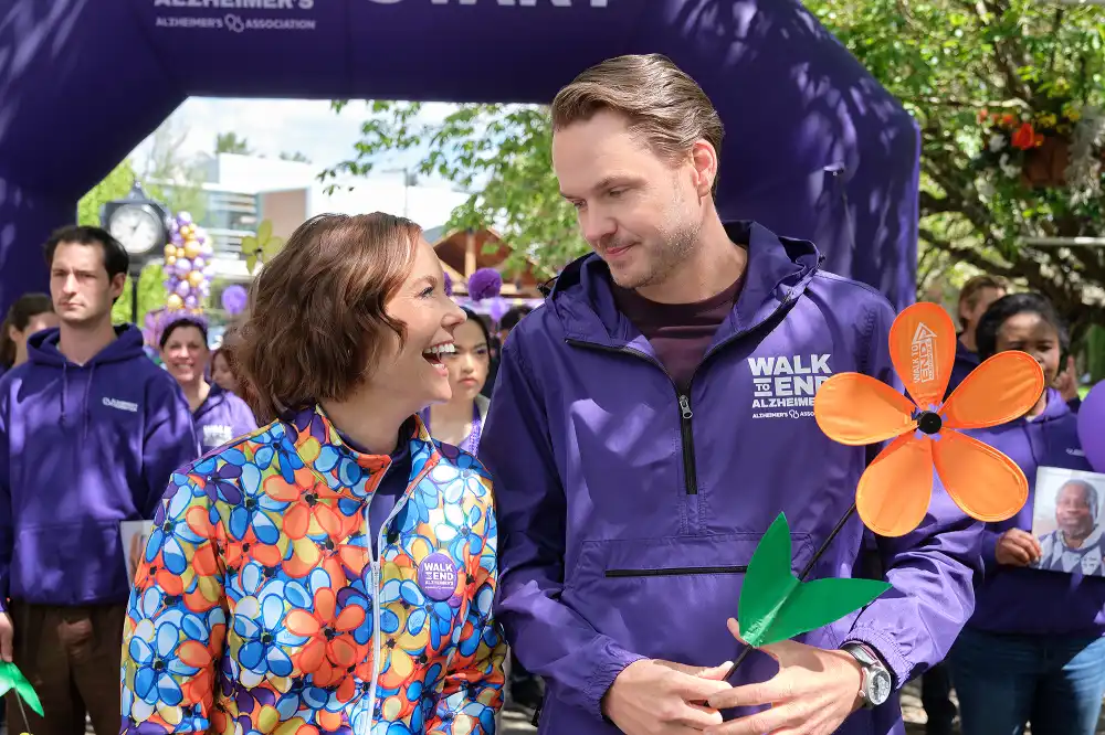 Ashley Williams&rsquo; &lsquo;Falling Together&rsquo; Pays Tribute Her Late Mom &mdash; And Has 3 Hallmark Stars Easter Eggs