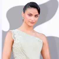 Camila Mendes Bio