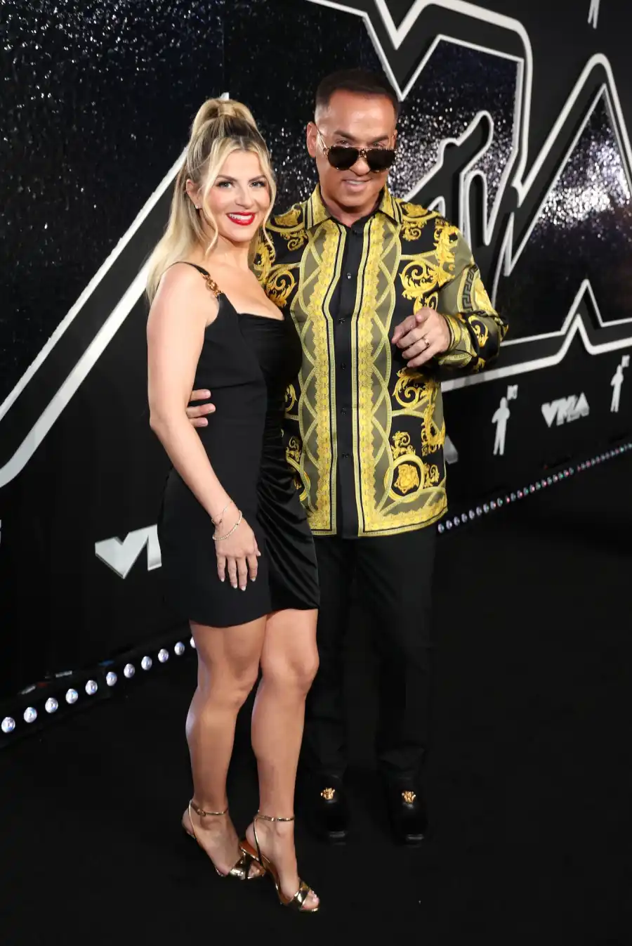 Cutest Couples on the VMAs Red Carpet