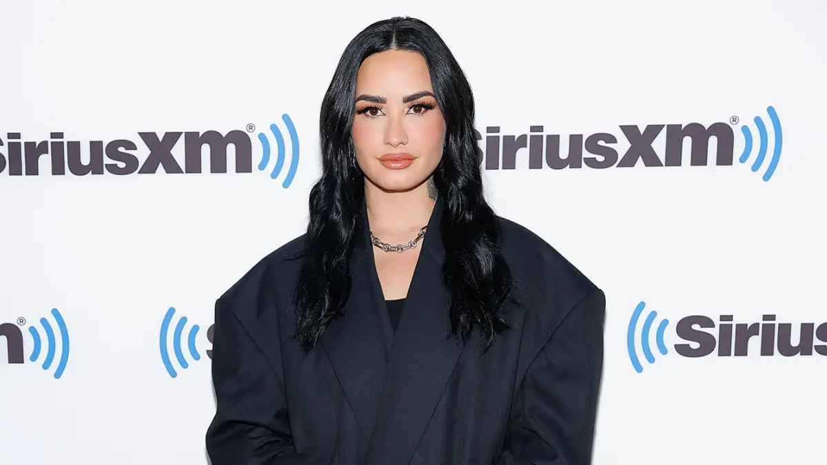Demi Lovato Discusses Bullying in Child Star Documentary