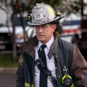 Dermot Mulroney Teases Chicago Fire Debut Says Pascal Isnt There to Be Anybodys Best Friend