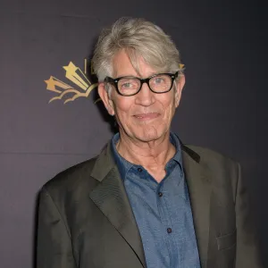 Eric Roberts Plays Coy When Asked About His Family Reading Recently Released Memoir