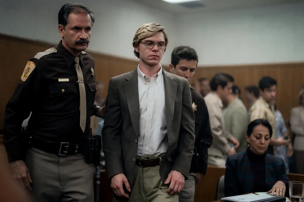 Evan Peters and Ryan Murphy to Reunite for FX s Beauty Co Starring Ashton Kutcher 830