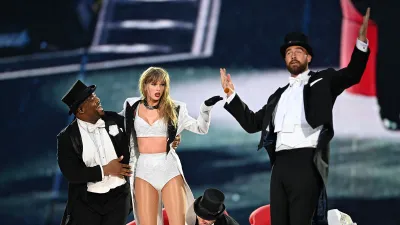 Feature Travis Kelce Fun on Stage With Taylor Swift