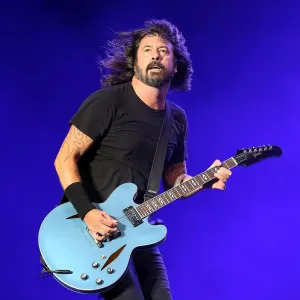 Foo Fighters Cancel Festival Appearance After Dave Grohl Cheating Scandal Baby Bombshell