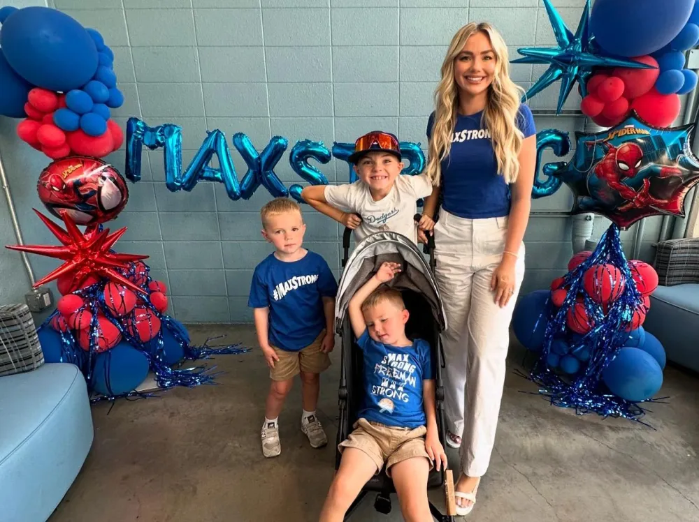 Freddie Freeman&rsquo;s Son Attends 1st Dodgers Game Since Health Scare