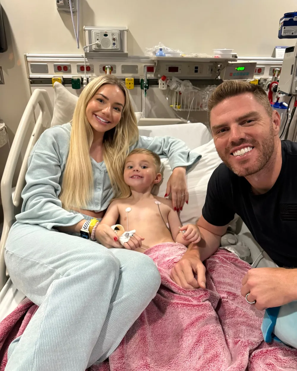 Freddie Freeman&rsquo;s Son Attends 1st Dodgers Game Since Health Scare