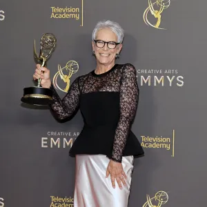 Jamie Lee Curtis Talks Selling Yogurt After Emmy Win