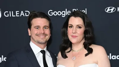 Jason Ritter Changes His Go To Karaoke Song to Sandcastles by Beyonce if Melanie Lynskey Is There 229