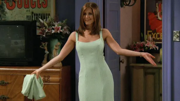 Jennifer Aniston Weighs in on Rachel Green Viral Dress
