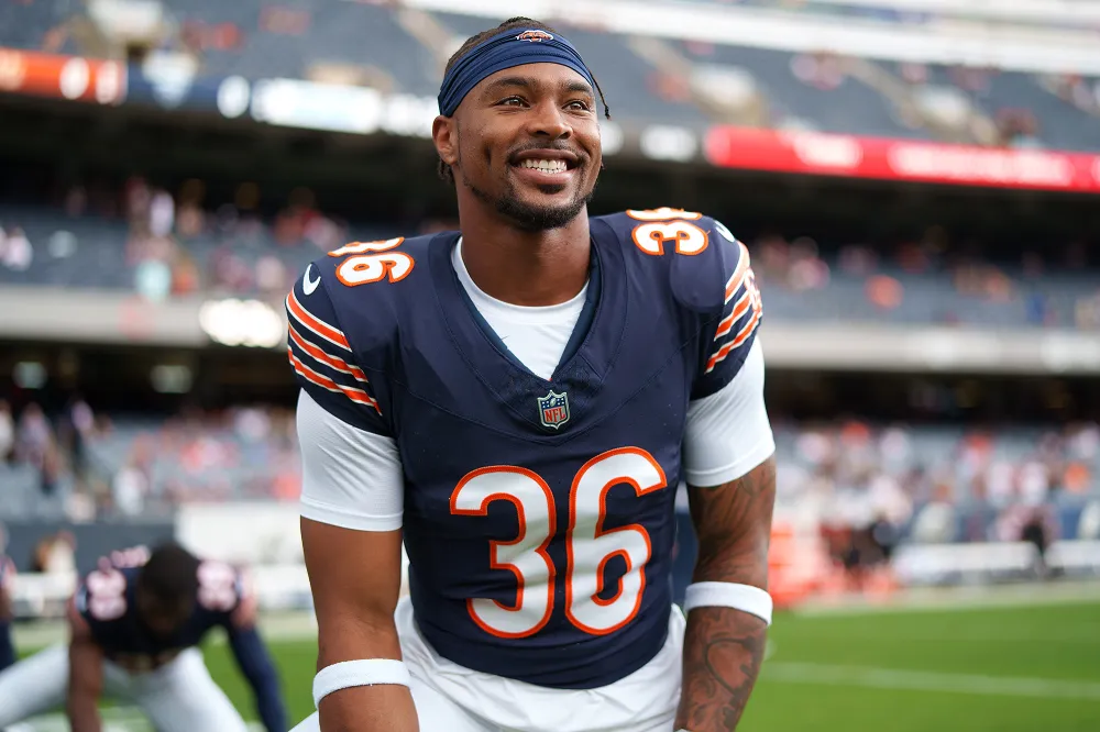 Chicago Bears&rsquo; Jonathan Owens Called 'Mr. Biles' by ESPN Broadcasters After Scoring Touchdown