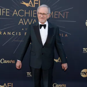 MEGA1301481_061-steven-spielberg