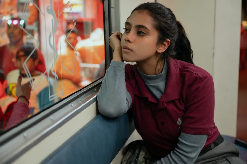 Renata Vaca en "Midnight Family"