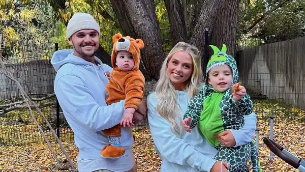 MomToks Miranda and Chase McWhorter Timeline Family Guide