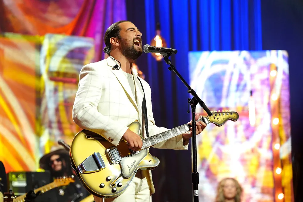 Noah Kahan Gets His Very Own Ben and Jerry s Ice Cream Flavor &mdash; Just in Time for Stick Season 329