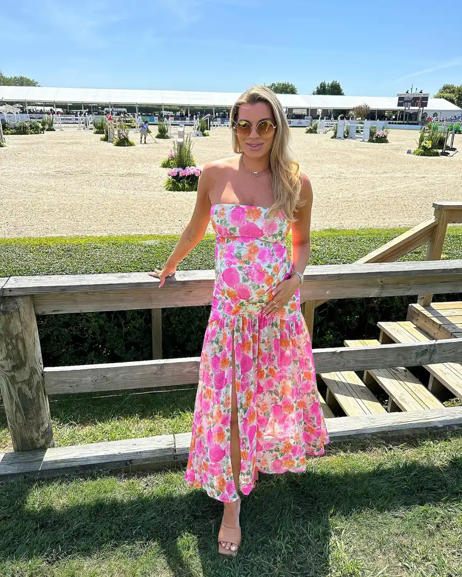 Pregnant Lindsay Hubbards Baby Bump Album Ahead of Welcoming 1st Child With Turner Kufe